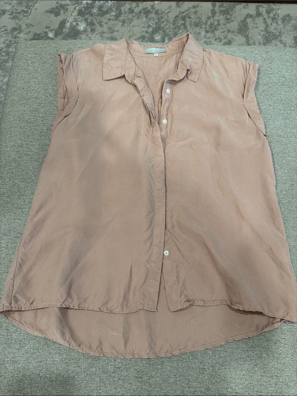 Sleeveless Button-Down Top in Dusty Rose